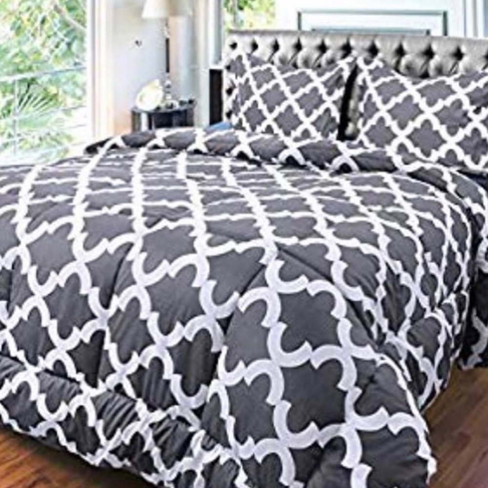 Grey & White Twin Comforter and Pillow Sham